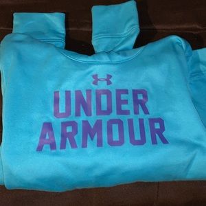 ✨LIGHT BLUE UNDER ARMOUR HOODED SWEATSHIRT